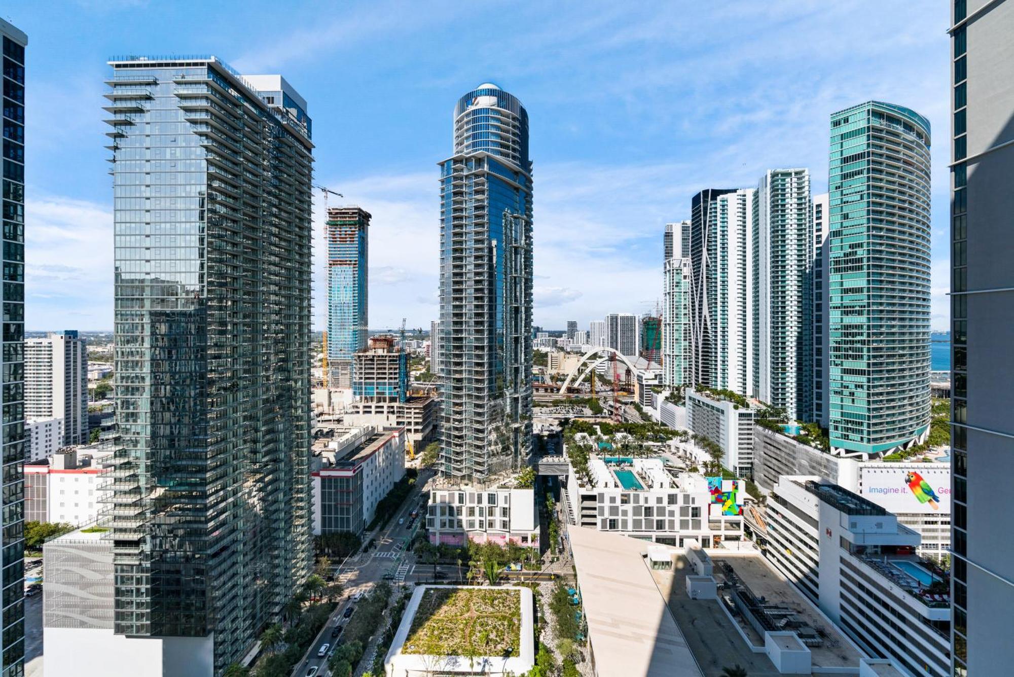 New 26th Floor Amazing View 2br-2ba Appartamento Miami